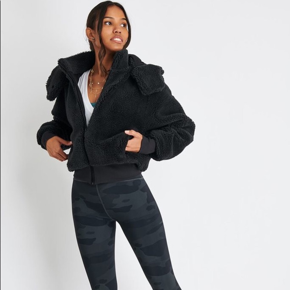 Alo foxy Sherpa black XS fits S/M gently worn